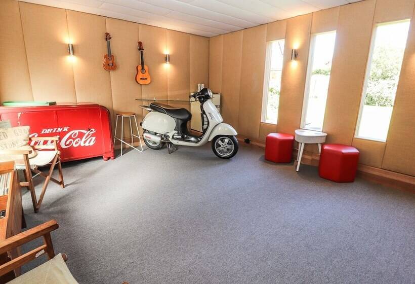 Mickle Trafford Manor