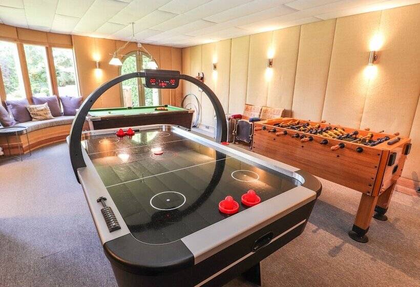 Mickle Trafford Manor