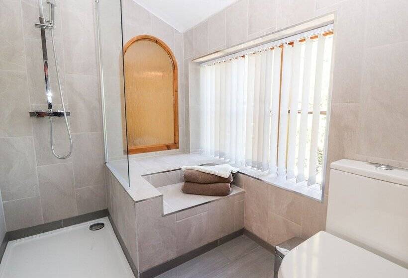 Mickle Trafford Manor