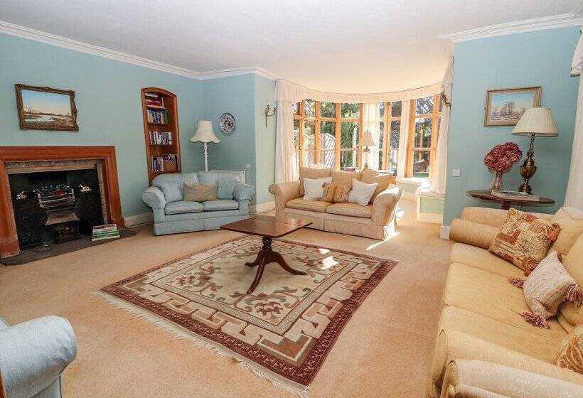 Mickle Trafford Manor