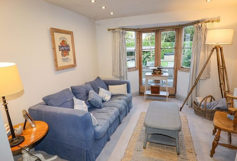 Mickle Trafford Manor