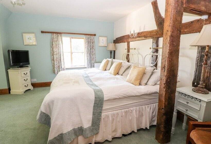 Mickle Trafford Manor