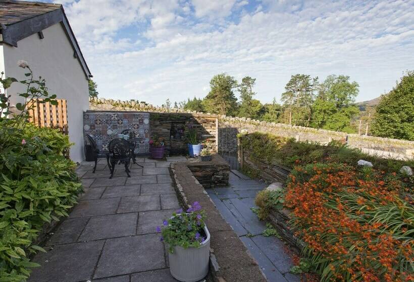 Moelwyn View Cottage