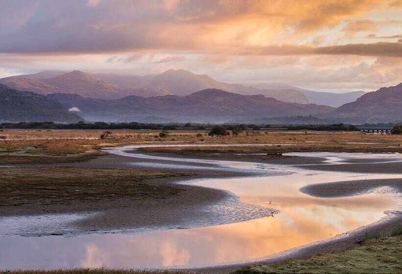 Moelwyn View Cottage