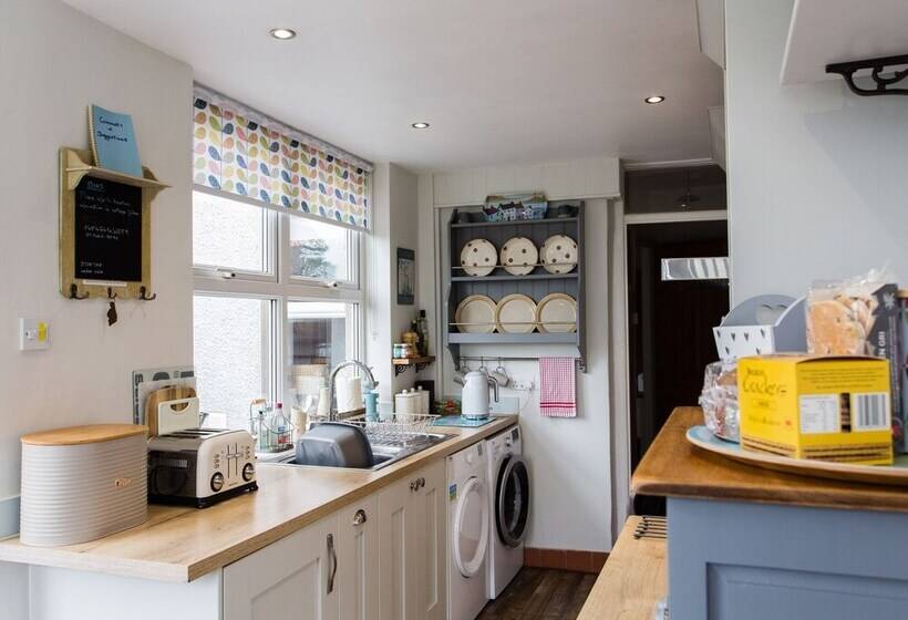 Moelwyn View Cottage