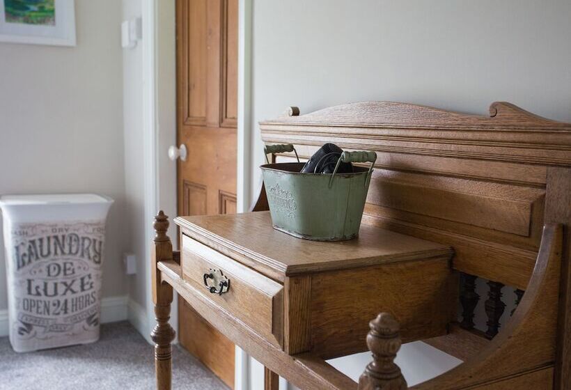 Moelwyn View Cottage