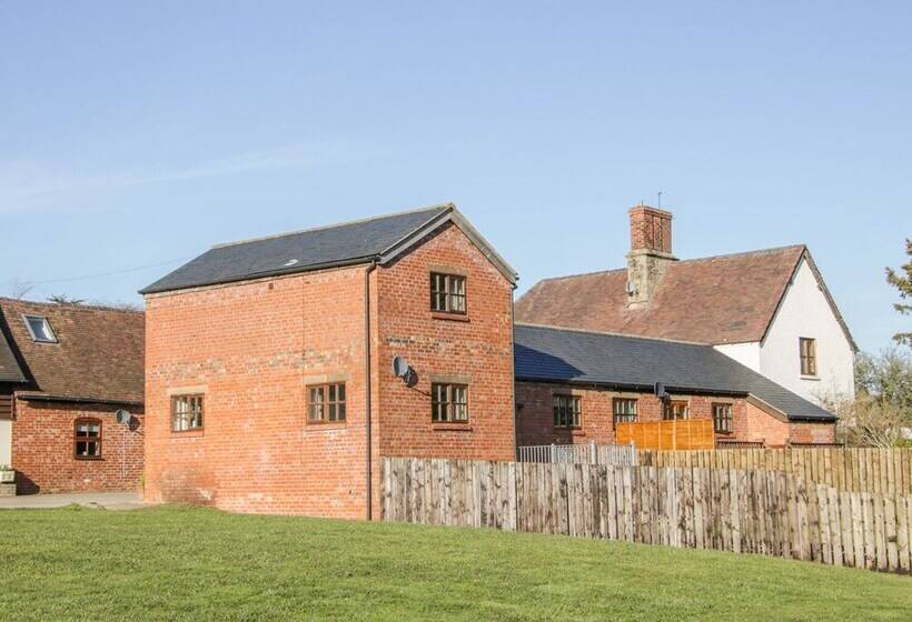 Old Hall Barn 2