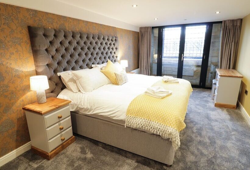 Olton Hall @ Engine Shed