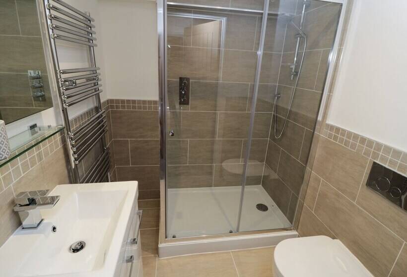 Olton Hall @ Engine Shed