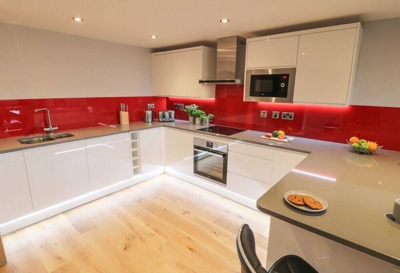 Olton Hall @ Engine Shed