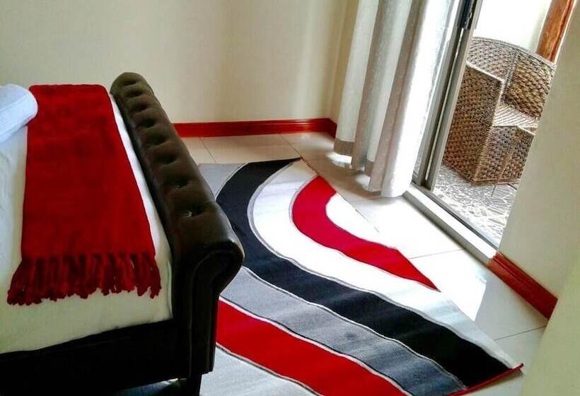 פנסיון La'mamie Suite