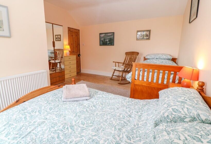 Poldowrian Farmhouse