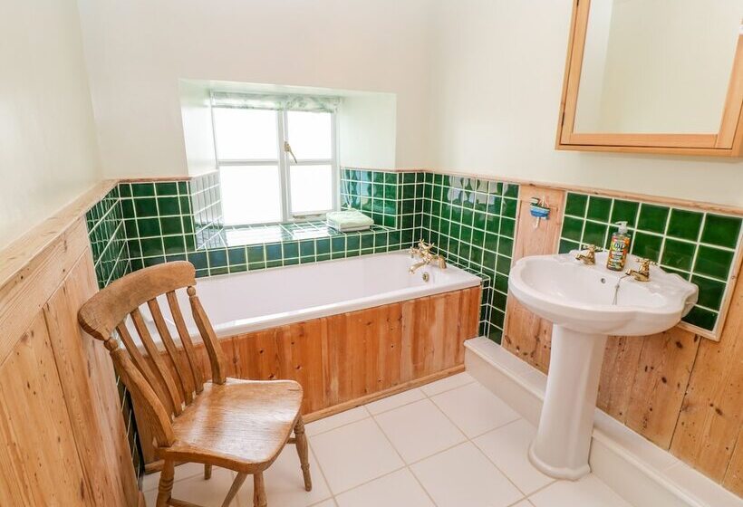 Poldowrian Farmhouse