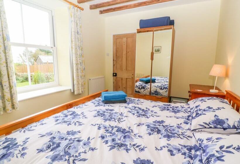 Poldowrian Farmhouse