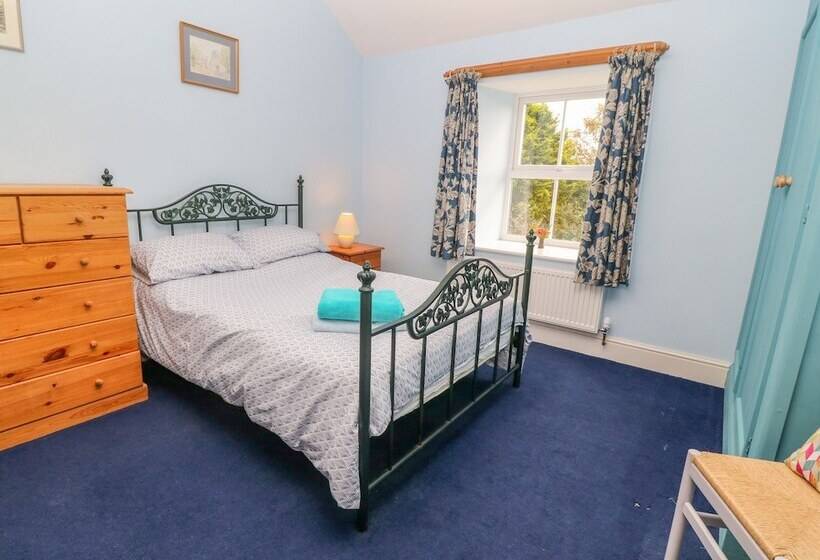 Poldowrian Farmhouse