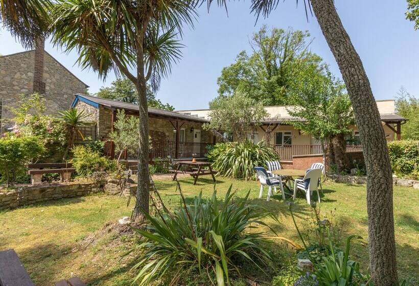 Riverhouse Lodge