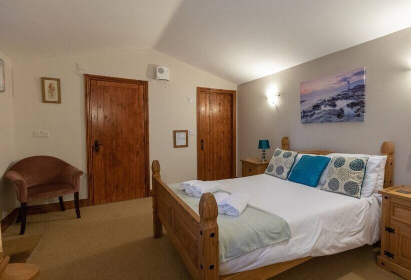 Riverhouse Lodge