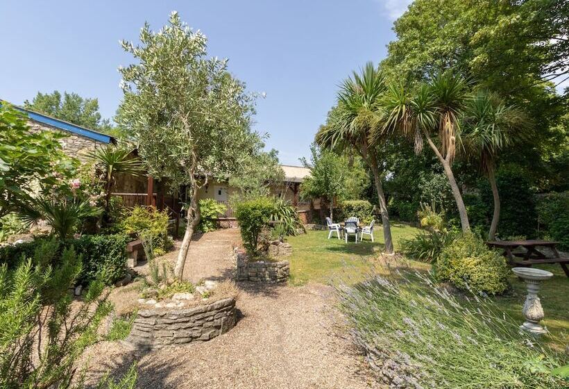 Riverhouse Lodge