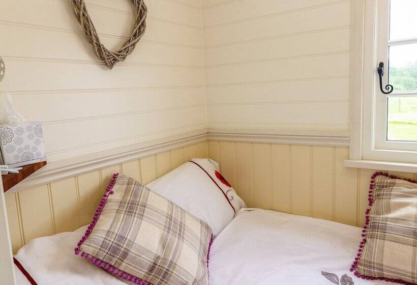 Shepherds Hut   The Crook