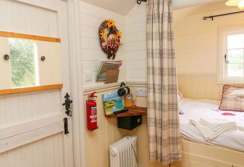 Shepherds Hut   The Crook