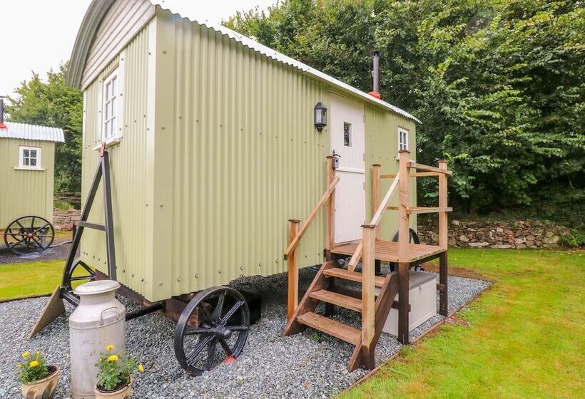 Shepherds Hut   The Crook