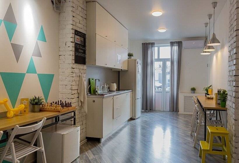 Shukhov Hostel