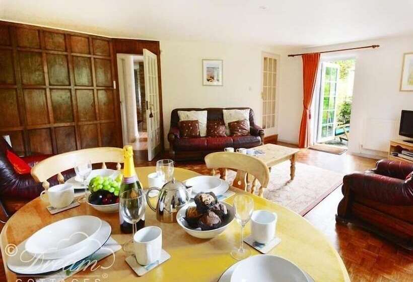 Sixpenny Cottage
