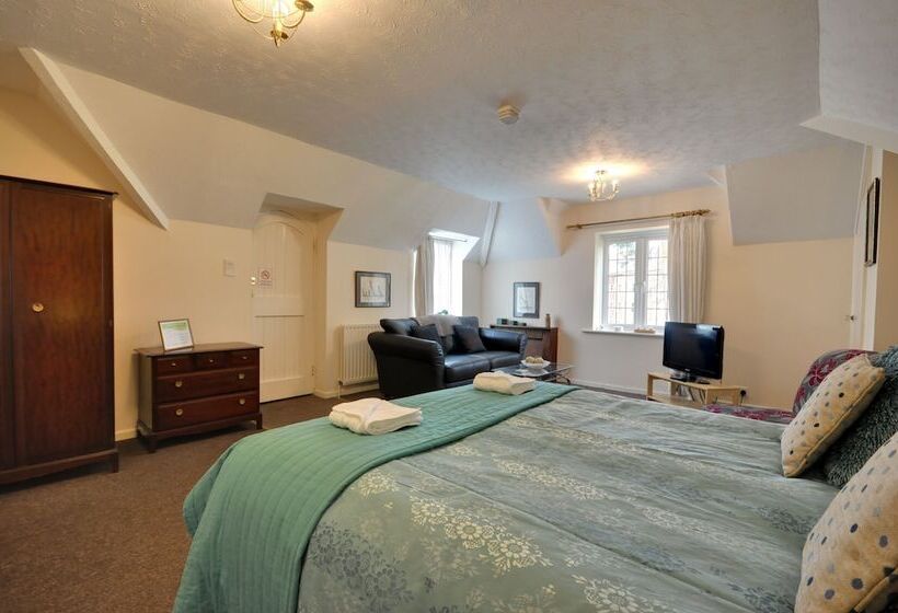 Somerville Coach House 1