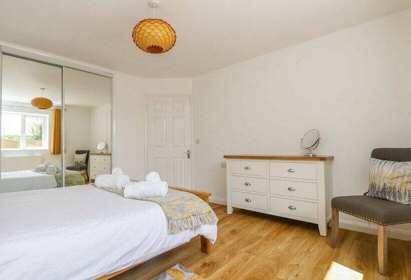 Strawberries & Cream Retreat