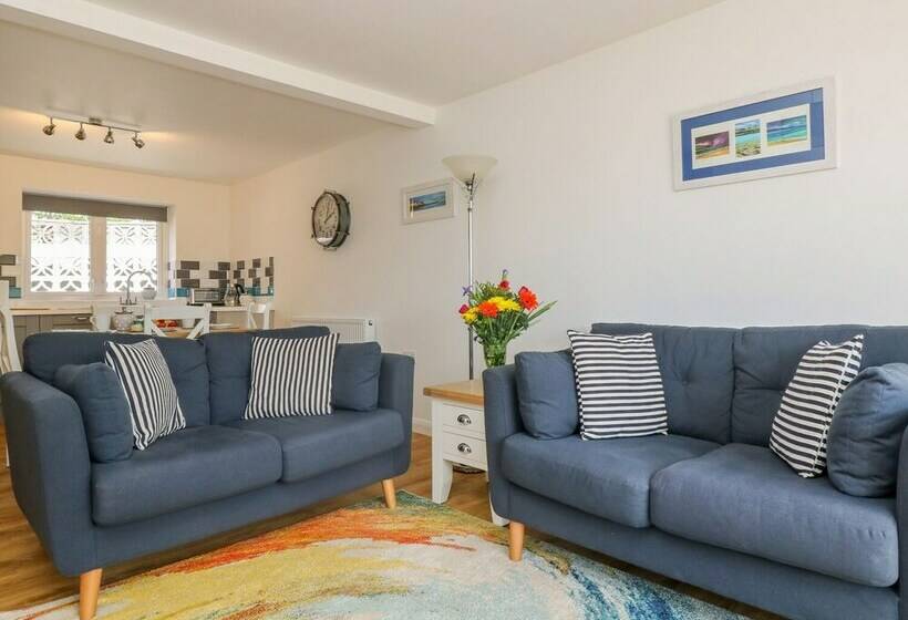 Strawberries & Cream Retreat