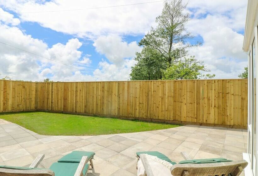 Strawberries & Cream Retreat