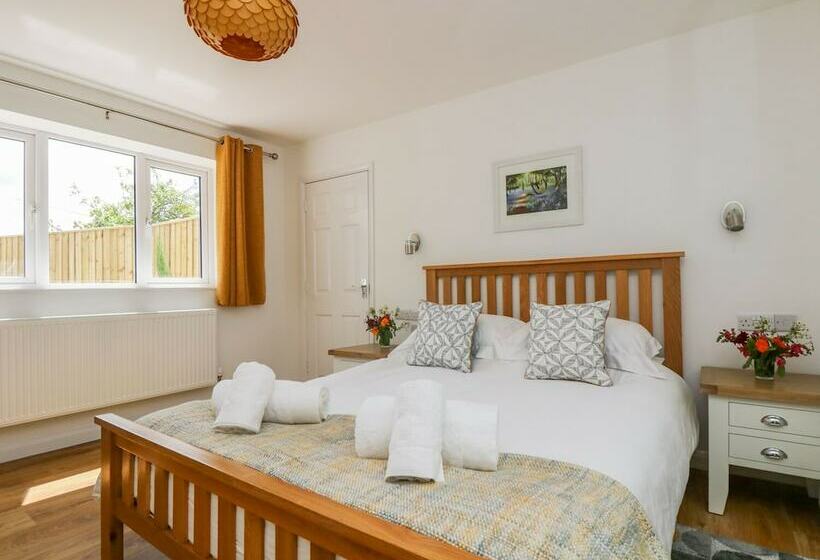 Strawberries & Cream Retreat