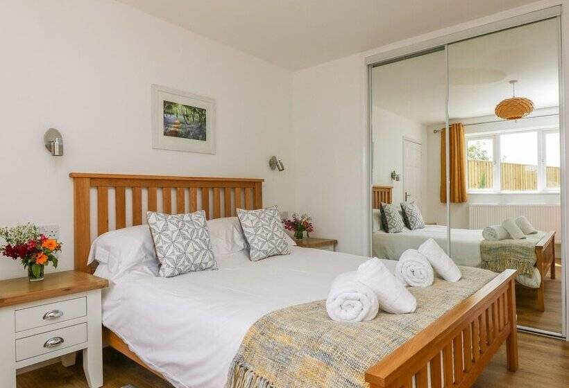 Strawberries & Cream Retreat