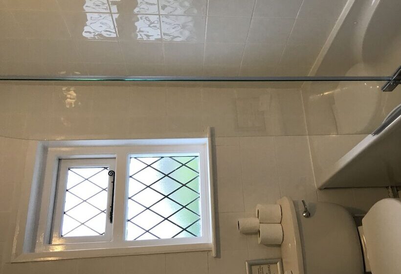 The Cornish Arms Inn