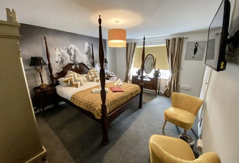 The Cornish Arms Inn