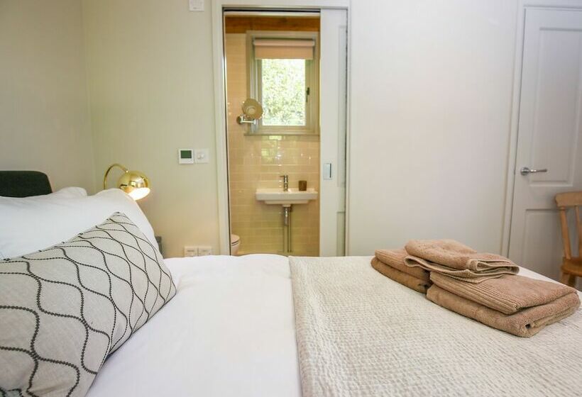 The Lodge At Mortons