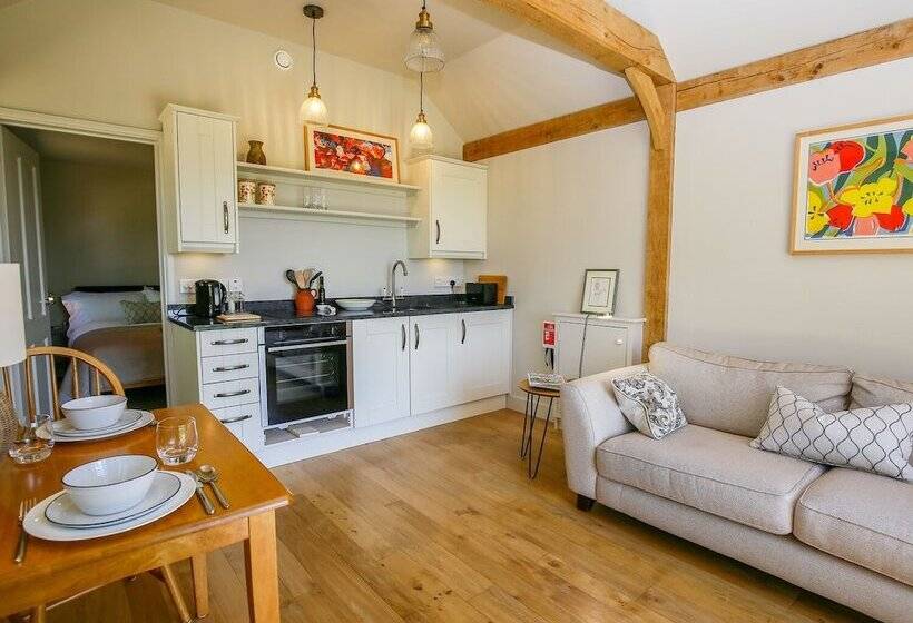 The Lodge At Mortons