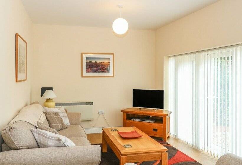 The Lodge At Orchard House