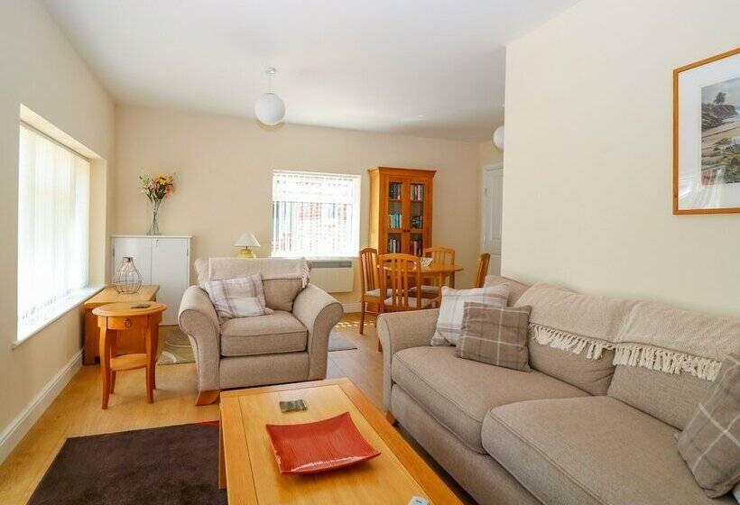 The Lodge At Orchard House