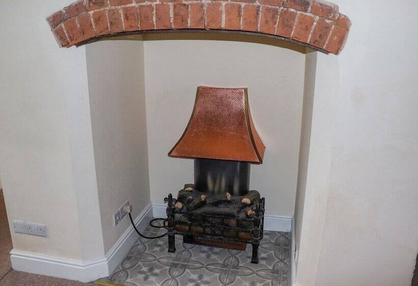 The Manor House At Kenwick Lodge