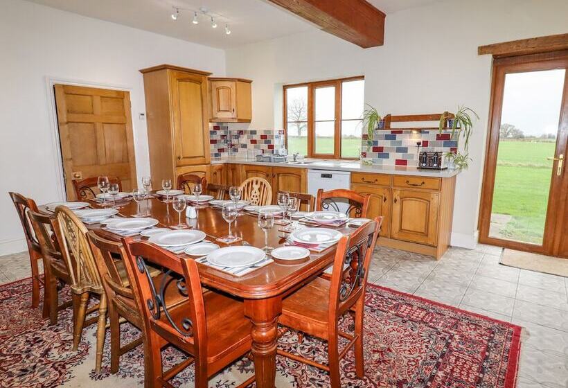 The Manor House At Kenwick Lodge