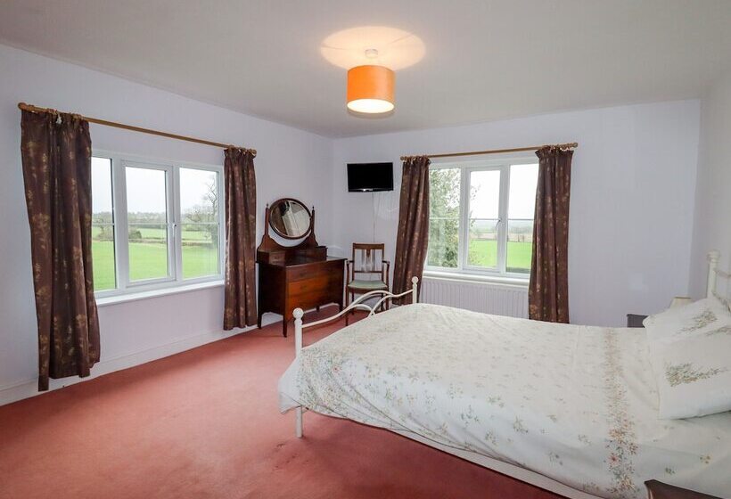 The Manor House At Kenwick Lodge