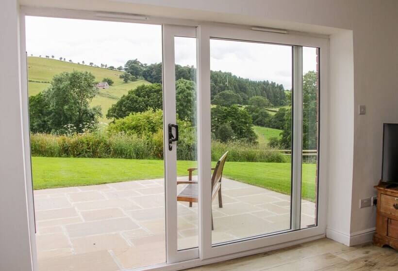 The Old Farmhouse, Upper Pitts