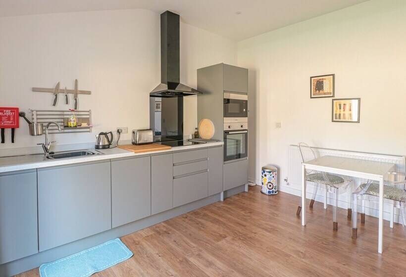 The Old Power House Cottage 2