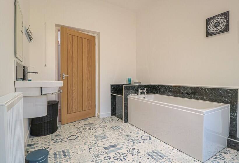 The Old Power House Cottage 2