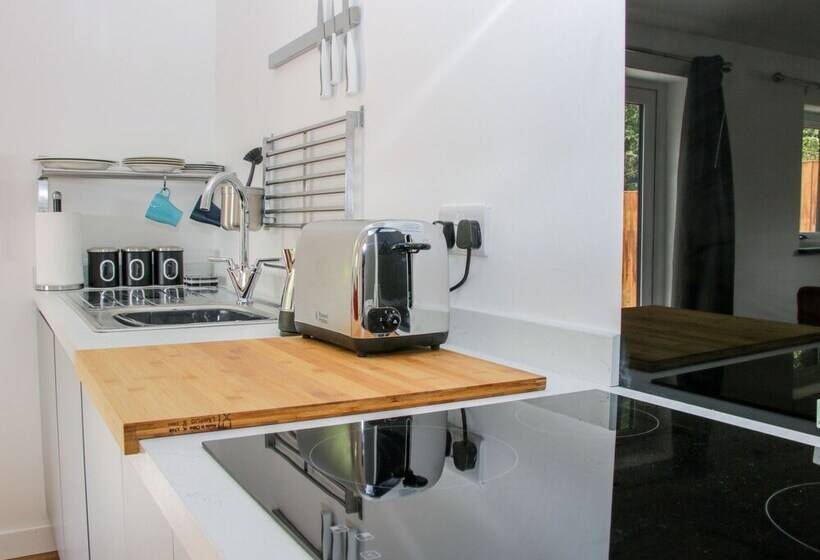 The Old Power House Cottage 2