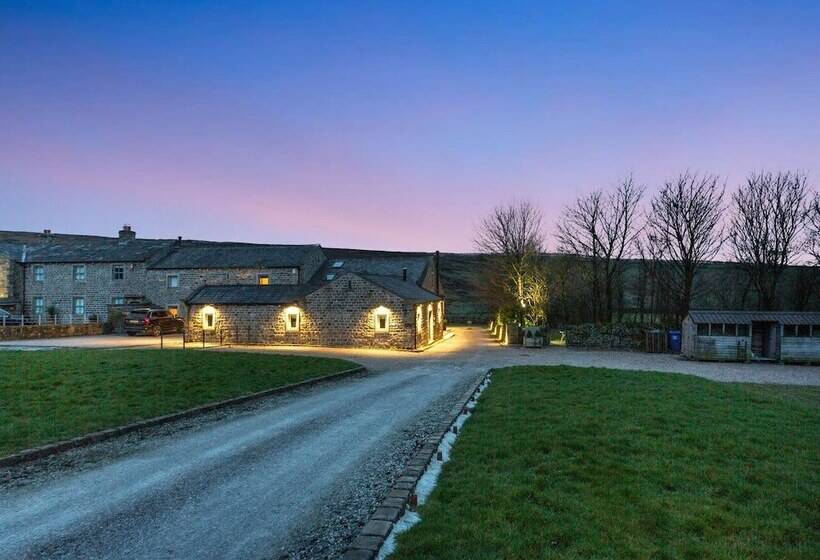 The Old Shippon Mews