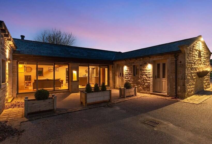 The Old Shippon Mews