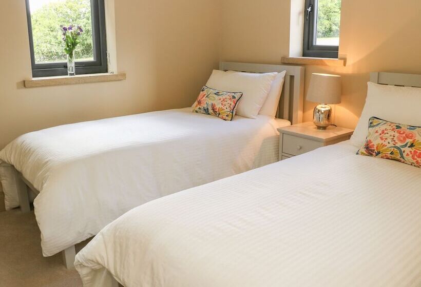 The Old Shippon Mews