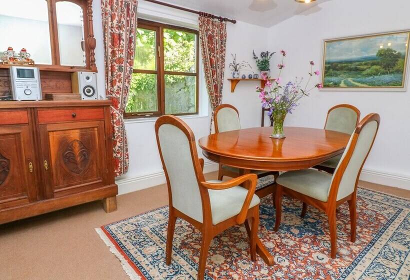 The Thatched Cottage